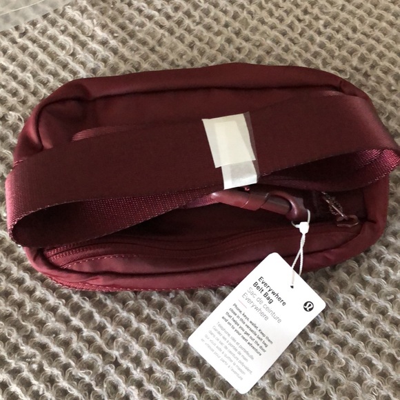 Lululemon Everywhere belt bag. - Picture 2 of 2